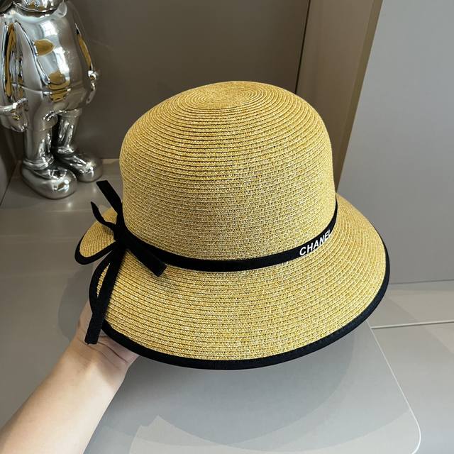 Chanel香奈儿盆帽，蝴蝶结飘带，有开叉设计，名媛风设计，头围57Cm