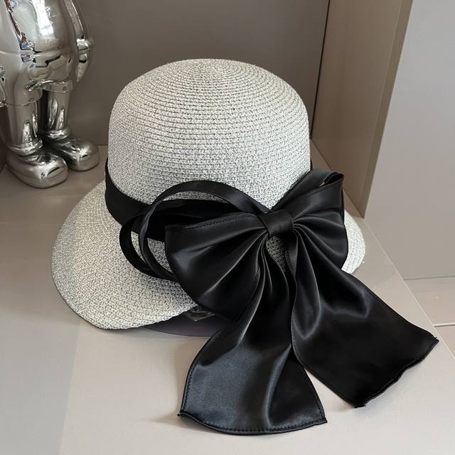 Chanel香奈儿盆帽，蝴蝶结飘带，有开叉设计，名媛风设计，头围57Cm - 点击图像关闭
