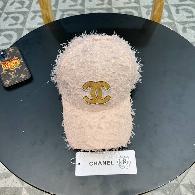 Chanel 香奈儿 新款原单棒球帽鸭舌棒球帽简约大气休闲时尚潮流又有范百搭款！ - 点击图像关闭