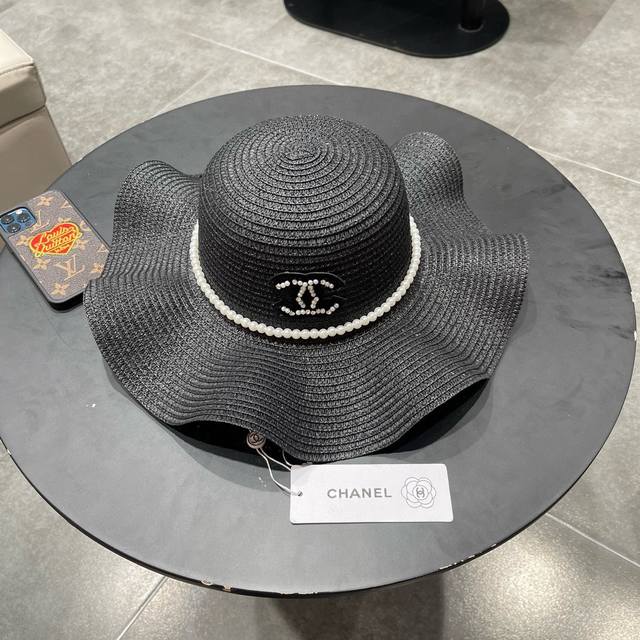 Chanel香奈儿 2024新款荷叶边珍珠款大沿礼帽盆帽草帽，出街必备超好搭配，有调节绳