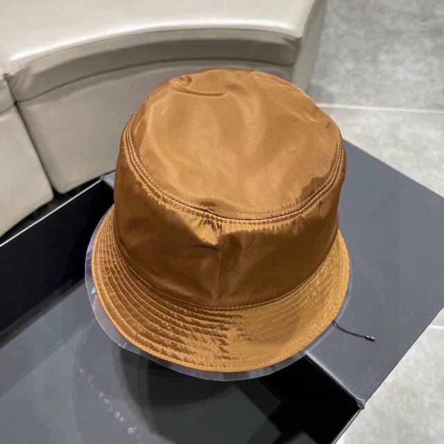 Prada普拉达 夏季新款专柜男女款牛仔渔夫帽，大牌出货，超方便！好搭！出街必备