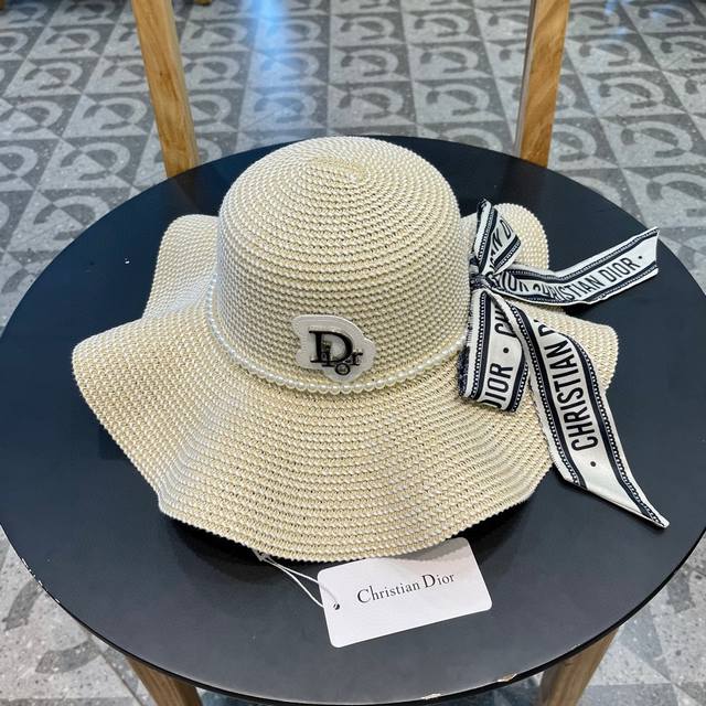 Dior迪奥2024夏季新款太阳帽，遮阳大草帽，波浪边设计风格，轻盈可折叠，出游携带方便，头围57Cm左右，可调节 - 点击图像关闭
