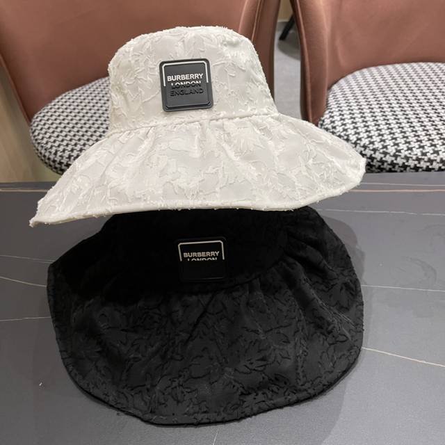 Burberry巴宝莉 2024新款大沿遮阳渔夫帽简约尚时风，高质品，尊享品质感！