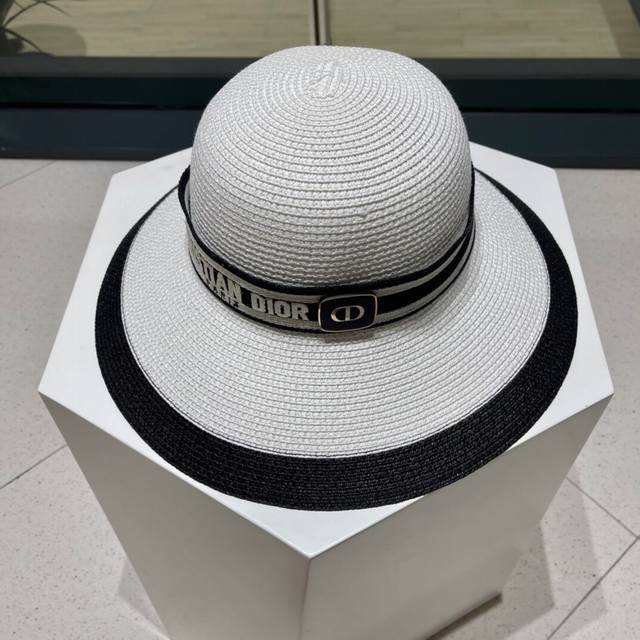 Dior迪奥新款草帽，遮阳帽，太阳帽，沙滩遮阳帽帽，拼色头围57Cm