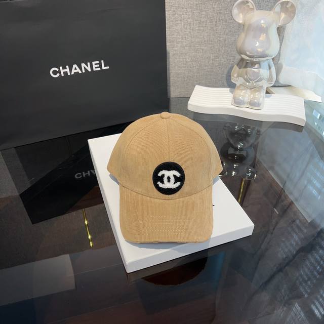 特批 Chanel* 帽子控必备 既是素颜神器 又是平日穿搭的点睛之笔 遮风挡雨显脸小 功能性装饰性都绝了！
