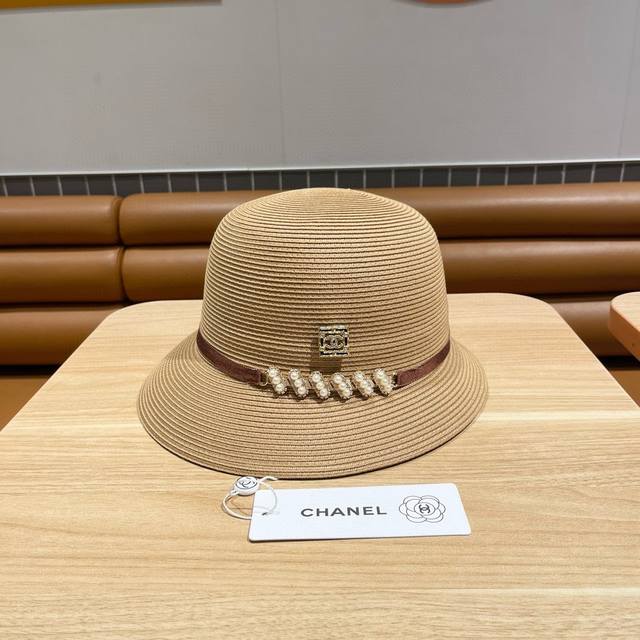 Chanel香奈儿2024新款草帽，高密度制作，一顶超级有品位的草帽了~出街首选！帽型超美腻颜色妥妥，轻便携带！小仙女人手必备 头围57Cm