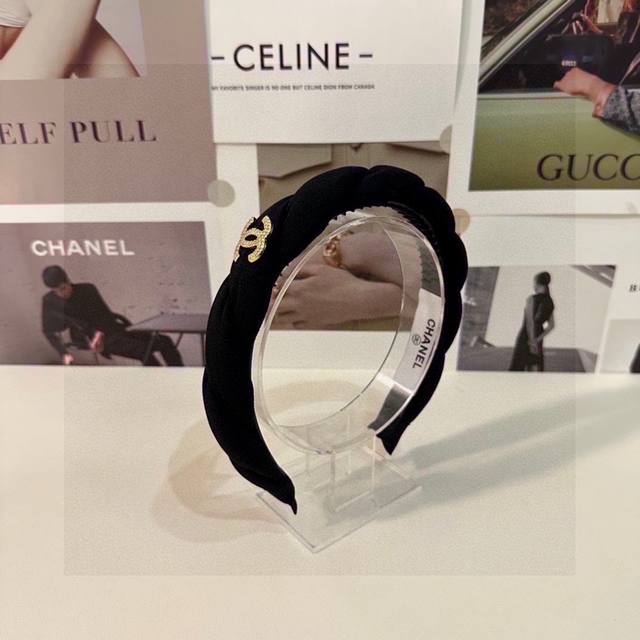 特 配专柜包装 Chanel 香奈儿 最新麻花发箍# 信我！人手必备的单品 这件必须买 洋气神仙颜值 小仙女要收了它，谁戴谁好看～