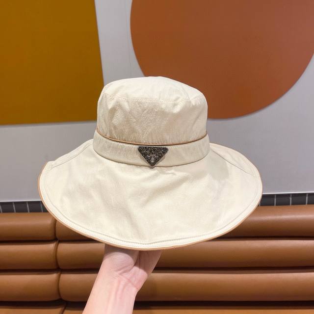 Prada普拉达春夏新款渔夫帽，渔夫帽，头围57Cm