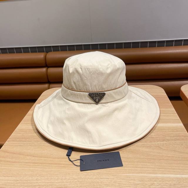 Prada普拉达春夏新款渔夫帽，渔夫帽，头围57Cm