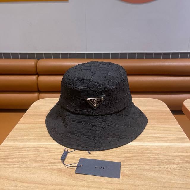 Prada普拉达渔夫帽，帆布帽，头围57Cm
