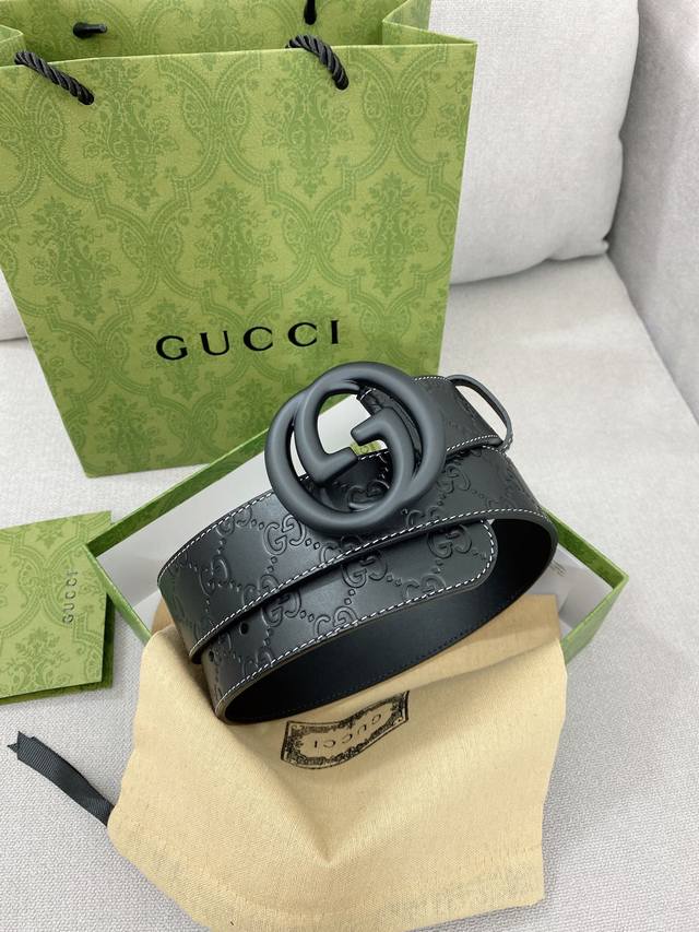 特 Gucci 海外专柜最新款同步更新，进口原厂头层牛皮，最新设计采用白线点缀，使得整体更加时尚百搭款式，宽度4.0Cm - 点击图像关闭