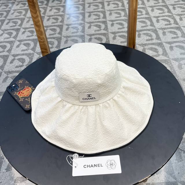 Chanel香奈儿 2024新款原单渔夫帽，遮阳又超好搭配，出街单品 - 点击图像关闭