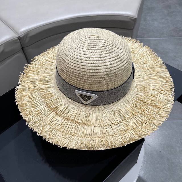 Prada普拉达 2024新款大沿织带款草帽，旅行必备，超好搭配，赶紧入手！