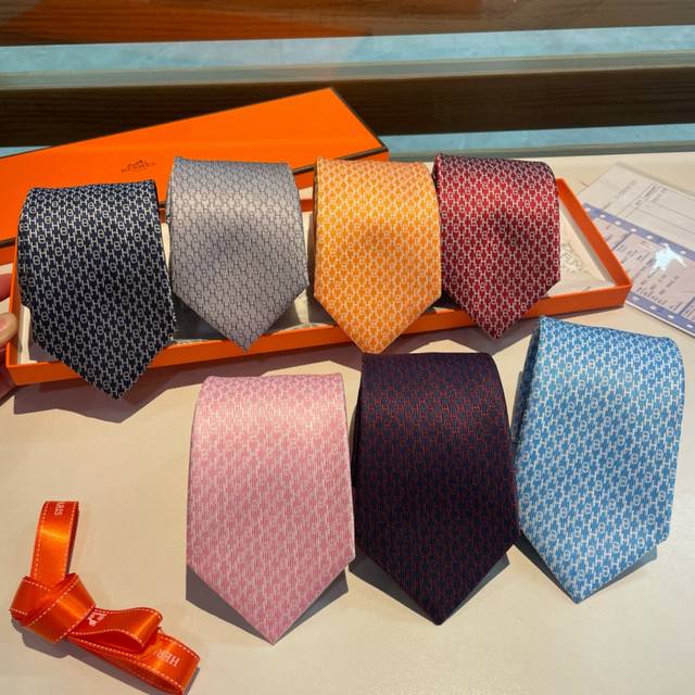 配包装 爱马仕h字母男士新款领带系列，让男士可以充分展示自己个性。100%顶级斜纹真丝手工定制 - 点击图像关闭