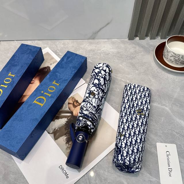 Dior 迪奥 2024新款 三折自动折叠晴雨伞 时尚原单代工品质 细节精致 看得见的品质 打破一成不变 色泽纯正艳丽！