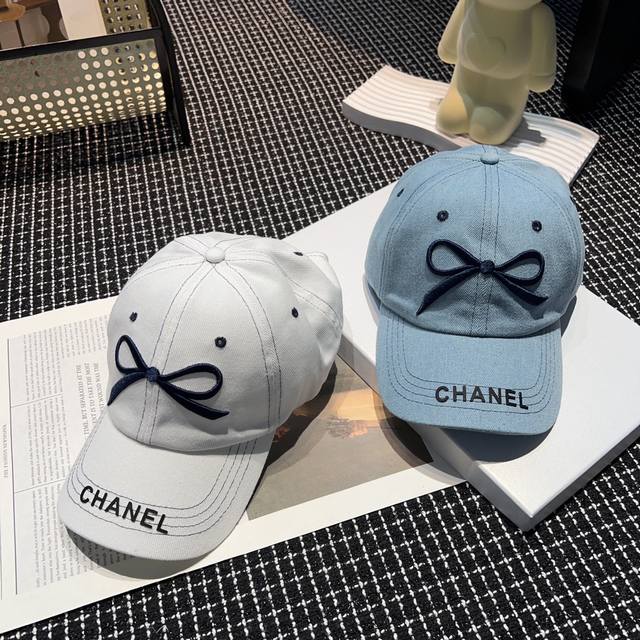 特批 香奈儿 Chanel 最新小清新风格鸭舌帽 洗水效果刚刚好 特别显高档帽里深度很够。所以特别韩系明星范 日常ootd必备
