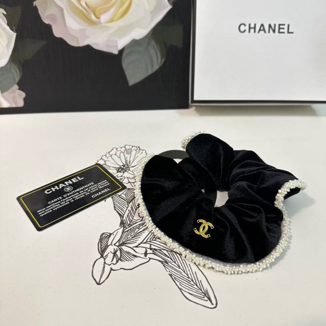 特 单个 配全套包装 Chanel 香奈儿 爆款小香风丝绒发圈，专柜款出货 一看就特别高档 超级百搭 必须自留