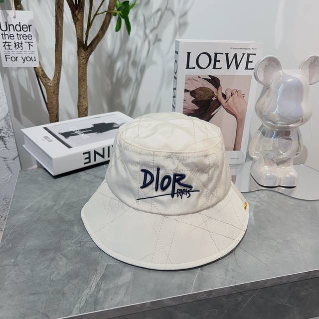 特批 迪奥 Dior 正品代购dior 经典新款大d字母logo满印刺绣渔夫帽女款休闲拍照遮阳帽
