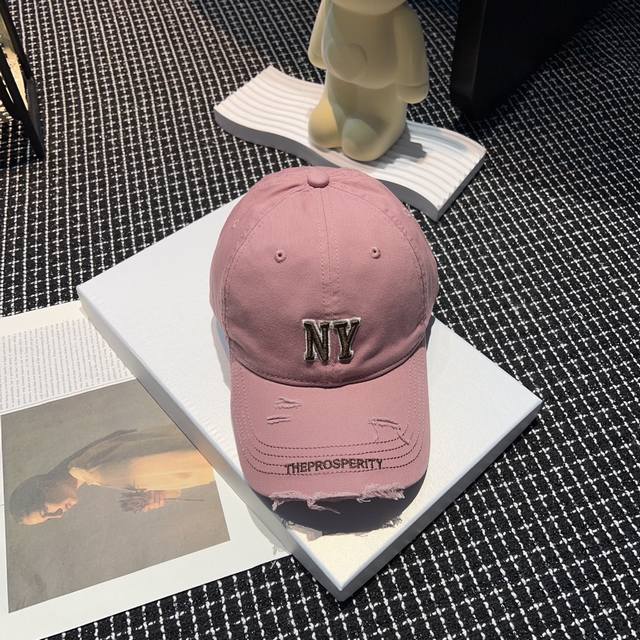 特批 Ny 棒球帽 实物太好看了 百搭的颜色 软顶帽身 为日常搭配超加分的单品！