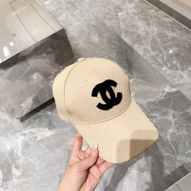 Chanel 早春棒球帽，时尚休闲设计 跑量新品 质量超赞 时尚百搭 - 点击图像关闭
