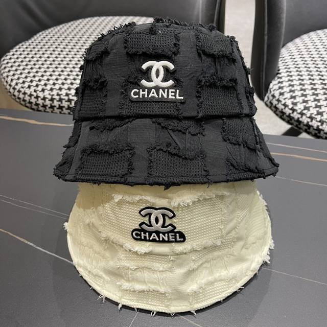 Chanel香奈儿 新款小香风简约水桶渔夫帽，独特设计～时尚气质的一款