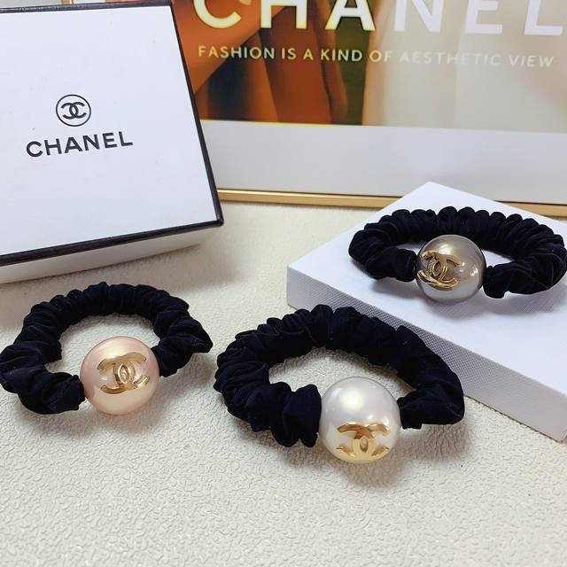 Chanel小香 Chanel皮筋 钛钢珍珠logo皮筋发圈 ～气质百搭小仙女必入单品 宝藏款 闭眼入推荐款 单个