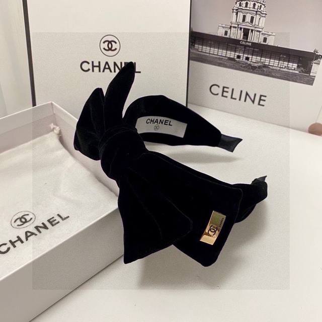 特 配专柜包装 Chanel 香奈儿 最新丝绒发箍 小仙女快入手 特殊材质 不嘞头 可盐可甜～