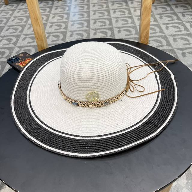 Dior迪奥 2024新款草编遮阳草帽盆帽沙滩风，简约大方，百搭单品～出街首选，新款帽型超美腻，新品上架