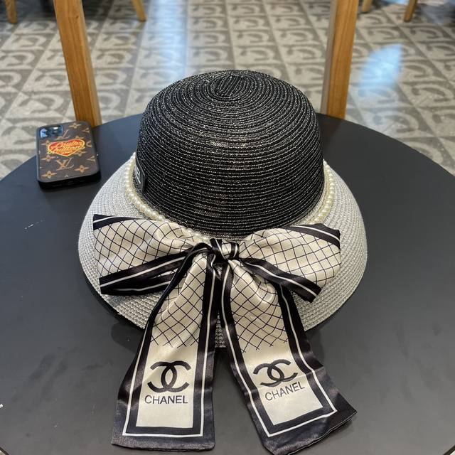 Chanel香奈儿名媛风草帽，进口 ，搭配欧根纱蝴蝶结，头围57Cm