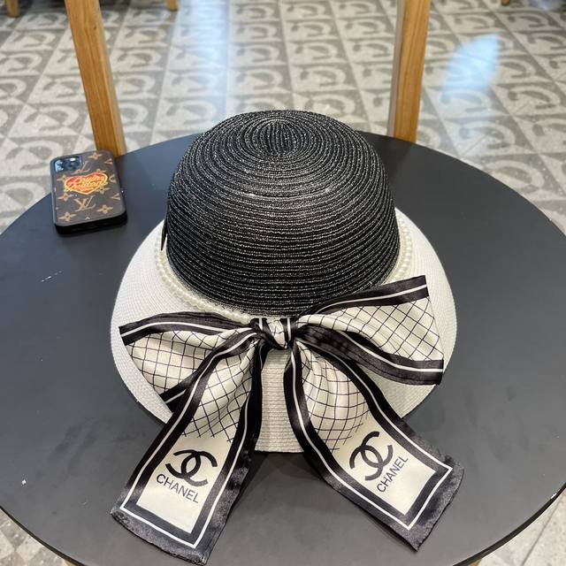 Chanel香奈儿名媛风草帽，进口 ，搭配欧根纱蝴蝶结，头围57Cm
