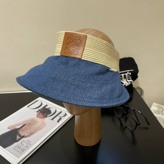罗意威 Loewe最新牛仔空顶帽，大牌出货，超方便 遮阳神器，可折叠 夏天戴也不会觉得热 凹造型必备呀！