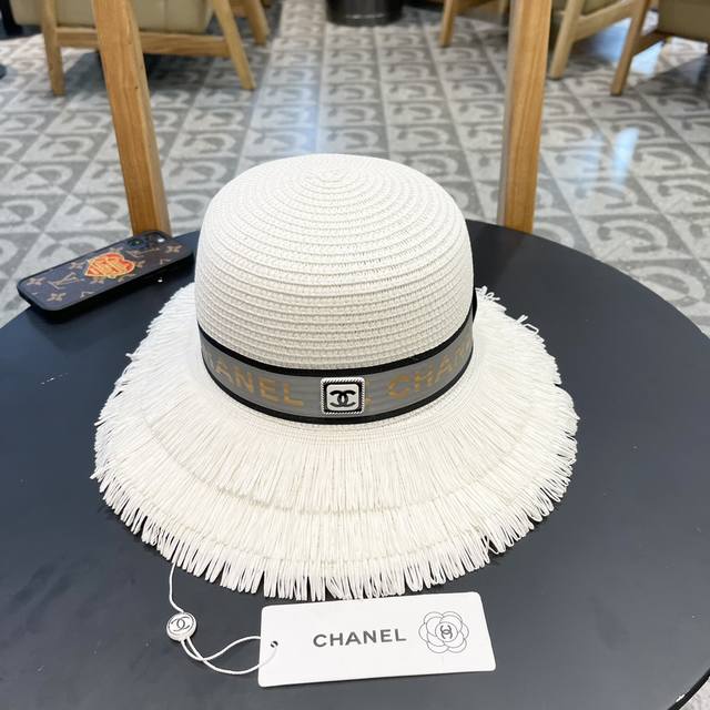Chanel香奈儿 2024新款小香风灯罩盆帽草帽，赫本风拼色设计，出街必备