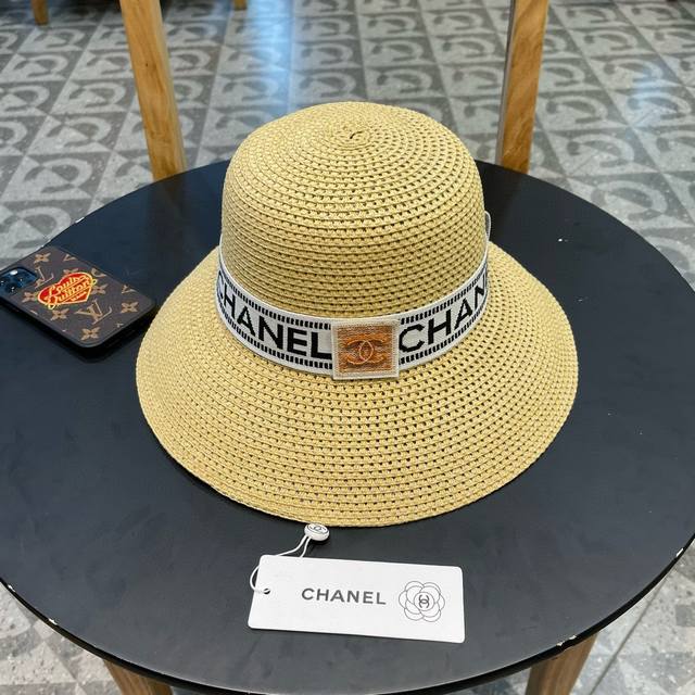 Chanel香奈儿2024新款草帽，高密度制作，一顶超级有品位的草帽了~出街首选！帽型超美腻颜色妥妥，轻便携带！小仙女人手必备 头围57Cm - 点击图像关闭