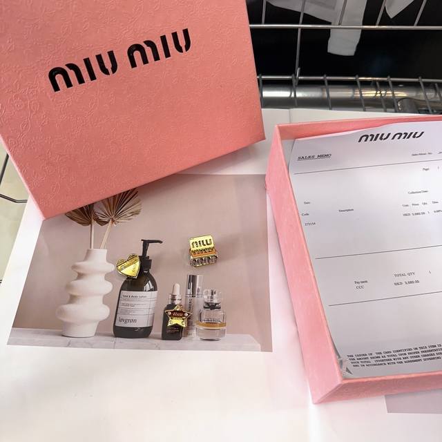 P 配包装盒 三件套 Miumiu新款刘海夹小抓夹 简单优雅，实用百搭，值得入手！