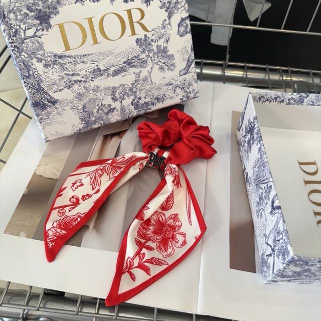 配包装盒 Dior 迪奥 D家新款发圈 夏日新风釆，时尚百搭！简单实用 小姐姐必备