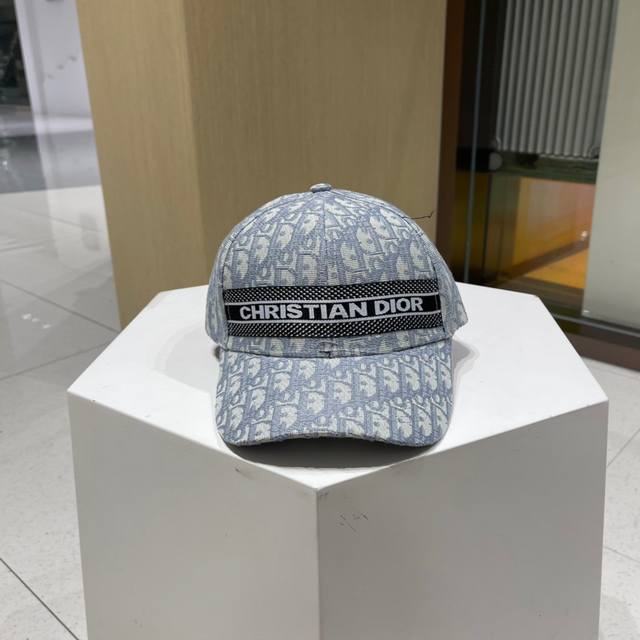 Dior迪奥 2023新款走量刺绣棒球帽新款出货，大牌款超好搭配，赶紧入手！