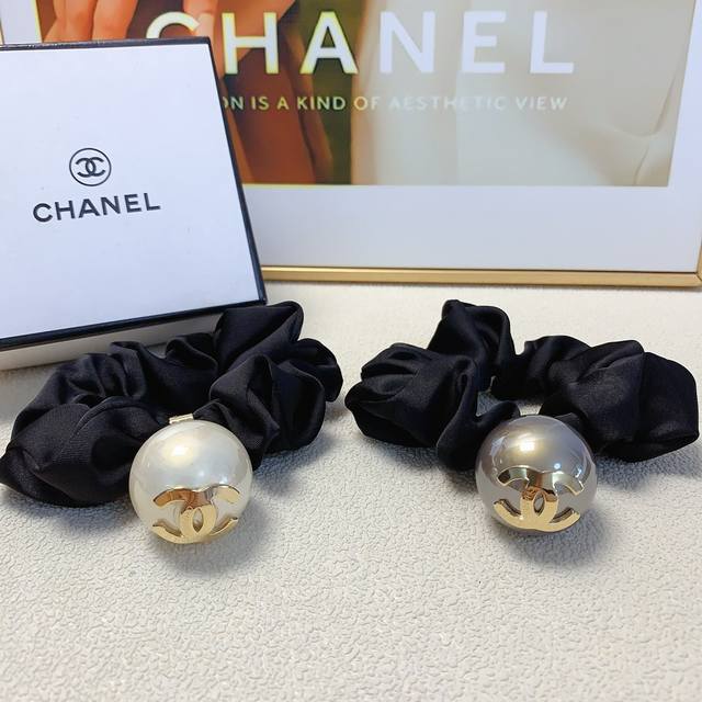 Chanel小香 Chanel皮筋 钛钢珍珠logo牛仔皮筋发圈 ～气质百搭小仙女必入单品 宝藏款 闭眼入推荐款 单个 - 点击图像关闭