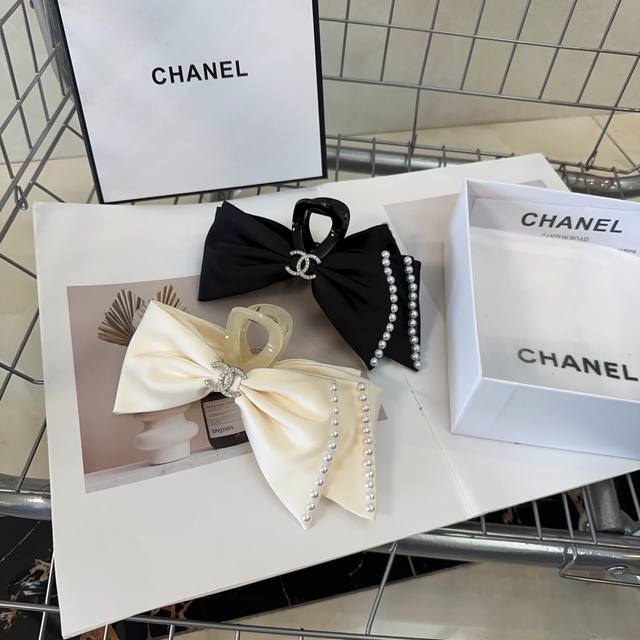 P 配包装盒 Chanel 香奈儿 最新款小香爆款抓夹，超级好看！名媛范儿十足，小仙女必备