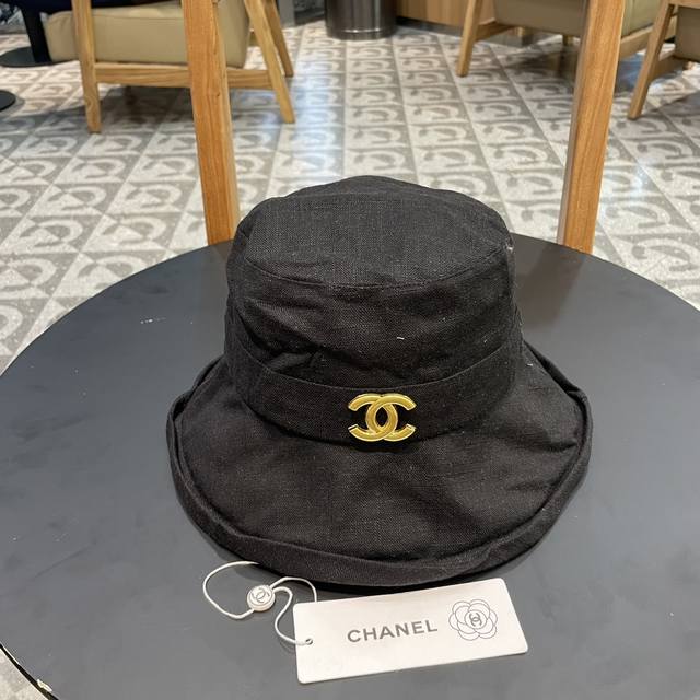 Chanel香奈儿 2024新款小香风拼接遮阳大沿渔夫帽，独特设计～复古文艺的一款 - 点击图像关闭