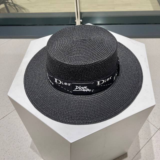 Dior迪奥 2022新款草编遮阳草帽盆帽沙滩风，简约大方，百搭单品～出街首选，新款帽型超美腻，新品上架