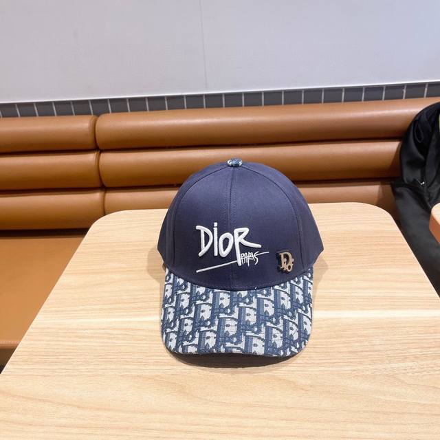 Dior 迪奥 经典款原单棒球帽， 精致純也格调很有感觉，很酷很时尚，专柜断货热门，质量超赞