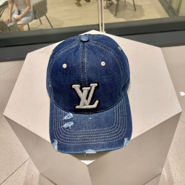 Lv路易威登2022官网同款 棒球帽 最新款透气性超好，细节做工特别精致，专柜品质，简单文静