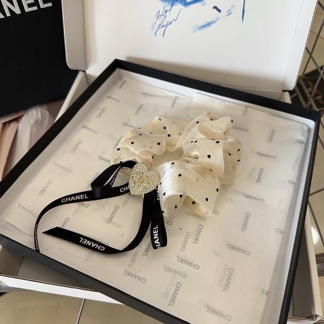 P 配包装盒 Chanel 香奈儿 最新小香爆款发圈，绝美的一款！超级好看，非常值得入手 - 点击图像关闭
