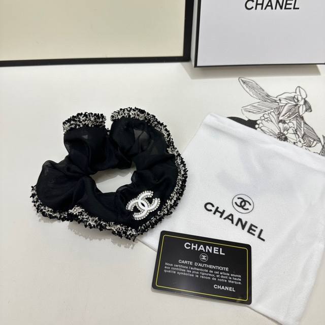 特 单个 配全套包装 Chanel 香奈儿 爆款宫廷风发圈，专柜款出货 一看就特别高档 超级百搭 必须自留