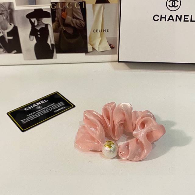 特 单个 配全套包装 Chanel 香奈儿 爆款小香风发圈，专柜款出货 一看就特别高档 超级百搭 必须自留