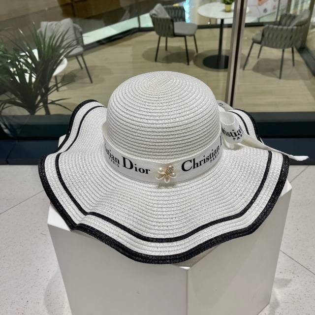 Celine赛琳2023夏季新款草帽，遮阳太阳帽，沙滩帽，百褶款太阳帽，头围57Cm