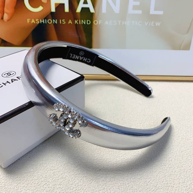 Chanel小香 Chanel发箍 满钻logo发箍 气质百搭小仙女必入单品 宝藏款 闭眼入推荐款 单个