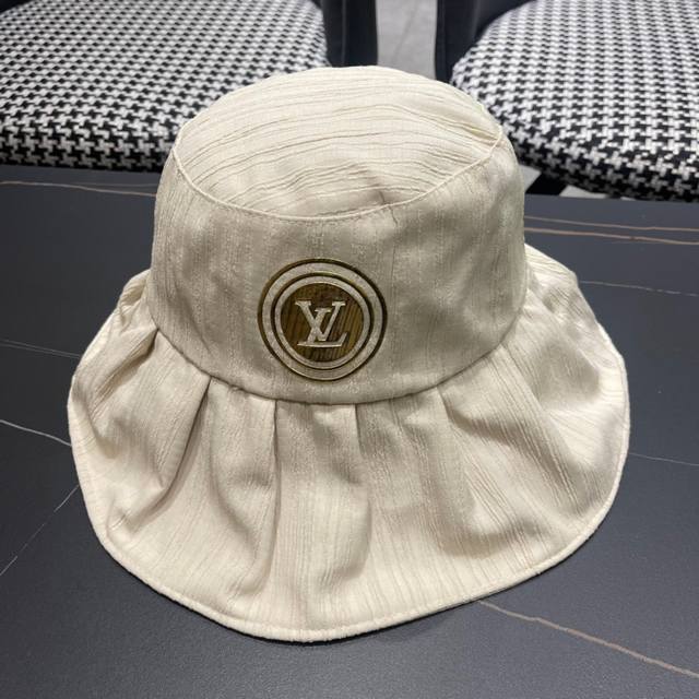 Lv路易威登2024早春经典渔夫帽，非常经典的经典，流行的复古美，四季可用，出门必备，