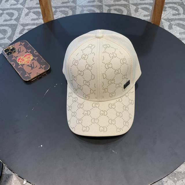 Dior迪奥 新款专柜同步网面刺绣简约棒球帽，爆款，大牌同步，超好搭配，出货！
