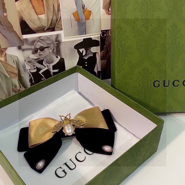 特 配包装 Gucci 古驰 新款蜜蜂发夹 可盐可甜 戴起来超好看～ 可搭配不同发型